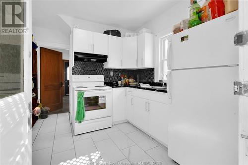 1021 Campbell, Windsor, ON - Indoor Photo Showing Kitchen