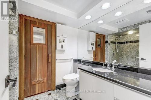 34 Maple Avenue, Hamilton, ON - Indoor Photo Showing Bathroom