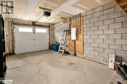 47 Napier Street W, Thornbury, ON - Indoor Photo Showing Garage