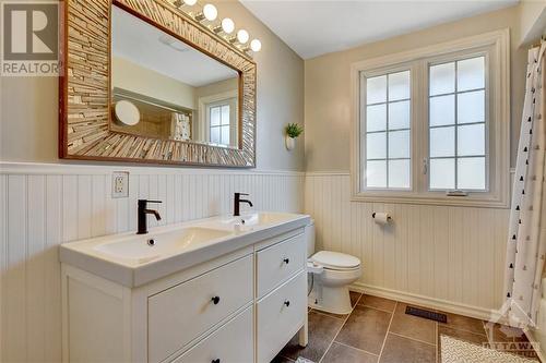 815 Provost Drive, Ottawa, ON - Indoor Photo Showing Bathroom
