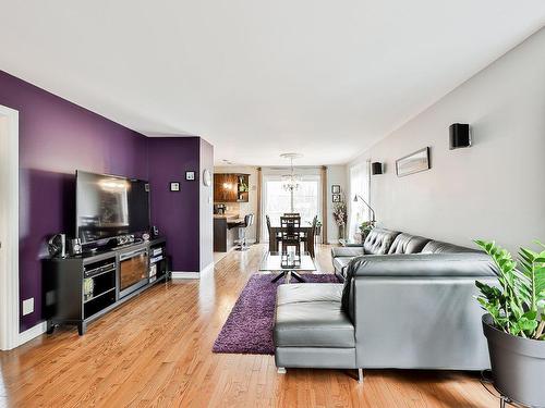 Living room - 989 Rue De Magellan, Laval (Fabreville), QC - Indoor Photo Showing Living Room