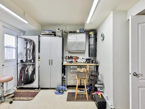 Garage - 989 Rue De Magellan, Laval (Fabreville), QC - Indoor Photo Showing Laundry Room