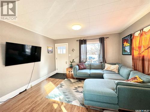 497 11Th Street E, Prince Albert, SK - Indoor Photo Showing Living Room
