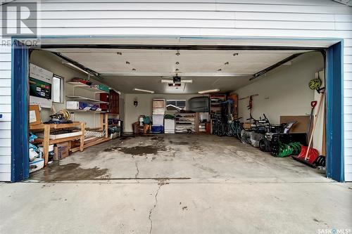 21 Britnell Crescent, Saskatoon, SK - Indoor Photo Showing Garage