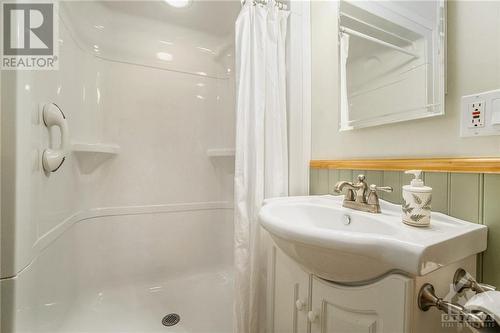 372 Scotch Corners Road, Carleton Place, ON - Indoor Photo Showing Bathroom