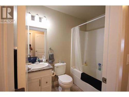 1634 88 Avenue, Dawson Creek, BC - Indoor Photo Showing Bathroom