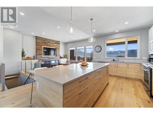 2990 20 Street Ne Unit# 9, Salmon Arm, BC - Indoor Photo Showing Kitchen With Upgraded Kitchen