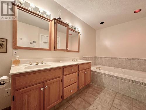 7805 Spartan Drive Unit# 203, Osoyoos, BC - Indoor Photo Showing Bathroom