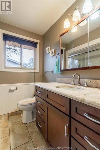 135 Berry Street, Chatham, ON - Indoor Photo Showing Bathroom