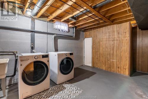 135 Berry Street, Chatham, ON - Indoor Photo Showing Laundry Room
