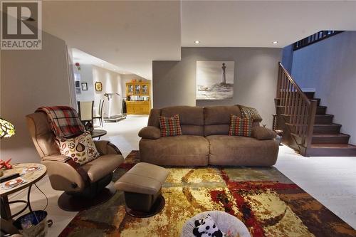 619 Bonin Street, Azilda, ON - Indoor Photo Showing Living Room