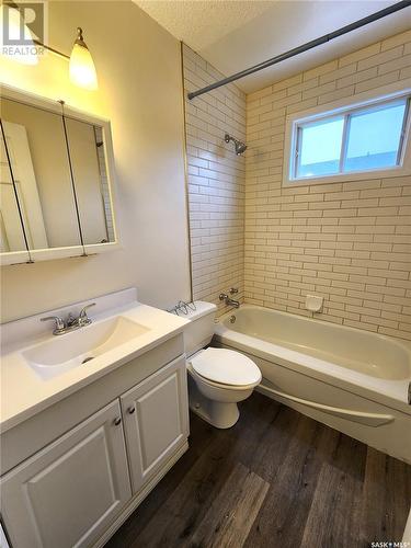 203 525 Dufferin Avenue, Estevan, SK - Indoor Photo Showing Bathroom
