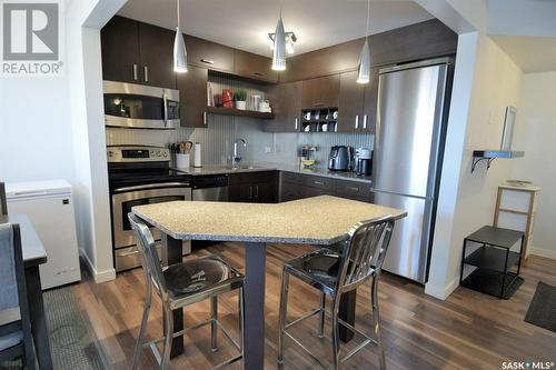 1301 430 5Th Avenue N, Saskatoon, SK - Indoor Photo Showing Kitchen With Upgraded Kitchen