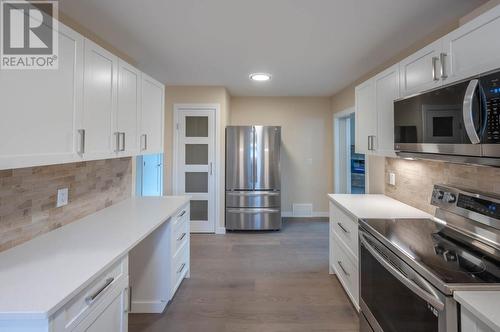 1815 Fairford Drive, Penticton, BC - Indoor Photo Showing Kitchen With Stainless Steel Kitchen