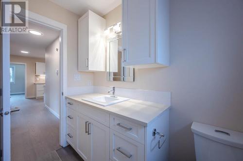 1815 Fairford Drive, Penticton, BC - Indoor Photo Showing Bathroom