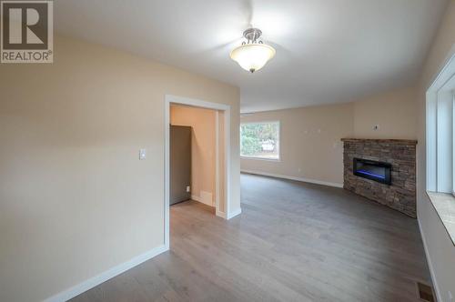 1815 Fairford Drive, Penticton, BC - Indoor With Fireplace
