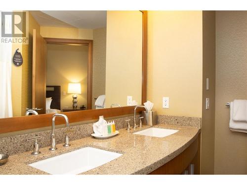 2950 Camozzi Road Unit# 1212, Revelstoke, BC - Indoor Photo Showing Bathroom