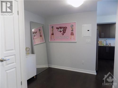 open study area or enjoy the extended spacious foyer - 238 Besserer Street Unit#905, Ottawa, ON - Indoor Photo Showing Other Room