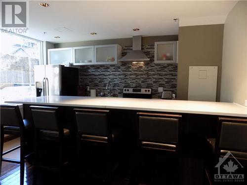well set-up lounge - 238 Besserer Street Unit#905, Ottawa, ON - Indoor Photo Showing Kitchen With Upgraded Kitchen