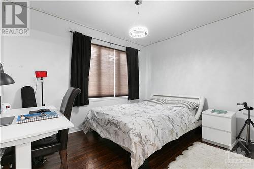 5 Marcay Street, Ottawa, ON - Indoor Photo Showing Bedroom