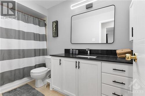 5 Marcay Street, Ottawa, ON - Indoor Photo Showing Bathroom