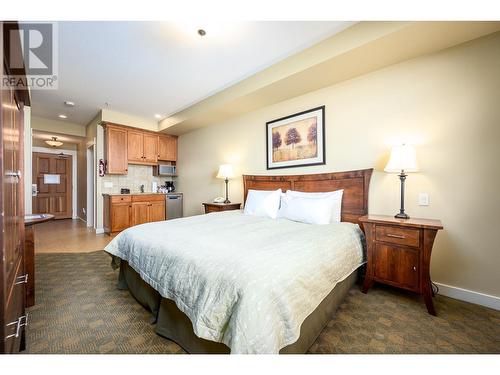 170 Silver Lode Lane Unit# 409, Silver Star, BC - Indoor Photo Showing Bedroom