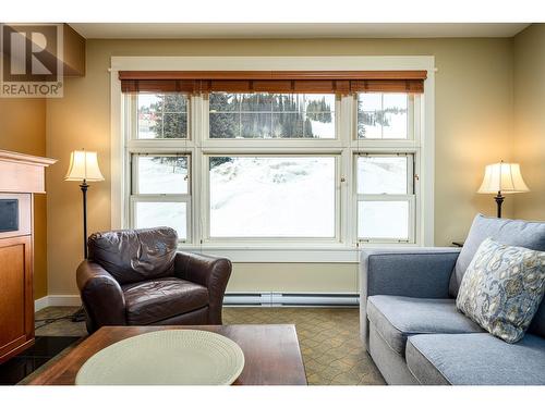 170 Silver Lode Lane Unit# 409, Silver Star, BC - Indoor Photo Showing Living Room