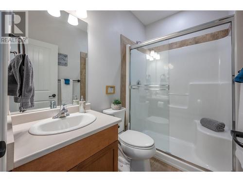 2450 Radio Tower Road Unit# 271, Oliver, BC - Indoor Photo Showing Bathroom