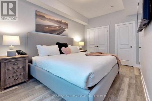#425 -25 Pen Lake Point Rd, Huntsville, ON - Indoor Photo Showing Bedroom