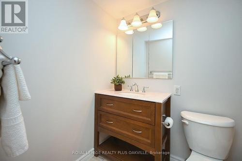 #708 -212 Kerr St, Oakville, ON - Indoor Photo Showing Bathroom