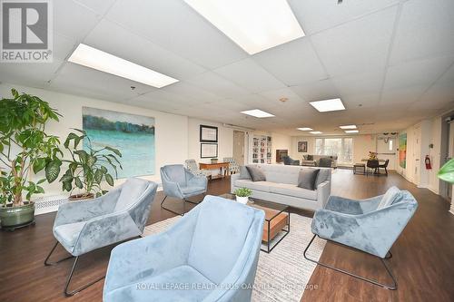 #708 -212 Kerr St, Oakville, ON - Indoor Photo Showing Other Room