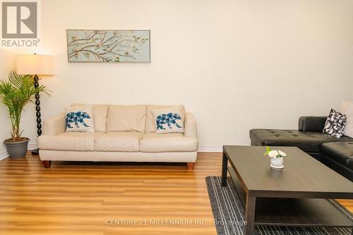 #14 -7500 Goreway Dr W, Mississauga, ON - Indoor Photo Showing Living Room