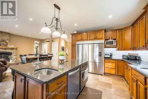 13930 Old Simcoe Road, Scugog, ON - Indoor Photo Showing Kitchen With Upgraded Kitchen