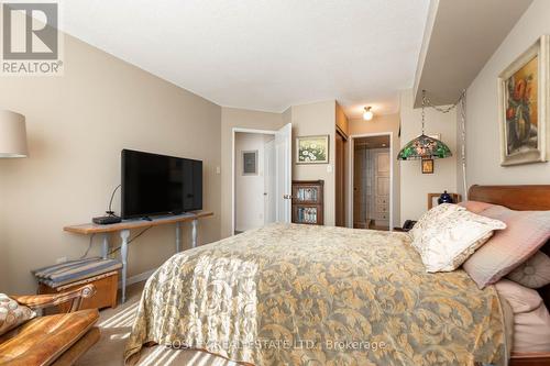 #810 -25 Maitland St, Toronto, ON - Indoor Photo Showing Bedroom
