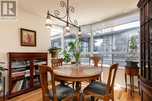 810 - 25 Maitland Street, Toronto, ON - Indoor Photo Showing Dining Room