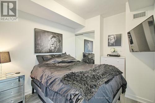 #3003 -1 Yorkville Ave, Toronto, ON - Indoor Photo Showing Bedroom