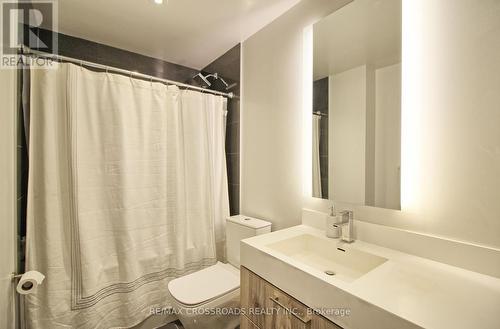 #3003 -1 Yorkville Ave, Toronto, ON - Indoor Photo Showing Bathroom