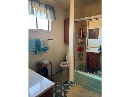 1005 Railway Boulevard, Creston, BC - Indoor Photo Showing Bathroom