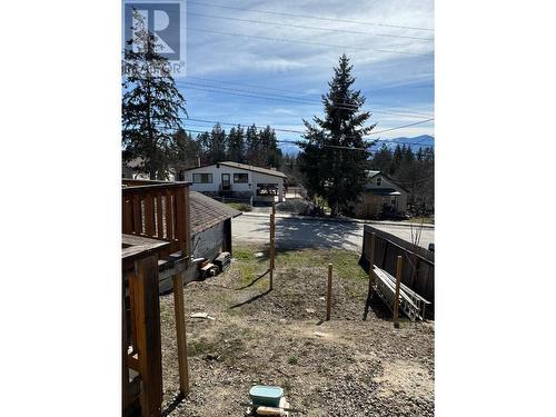 1005 Railway Boulevard, Creston, BC - Indoor Photo Showing Kitchen