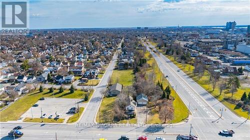 5352 Stanley Avenue, Niagara Falls, ON - Outdoor With View