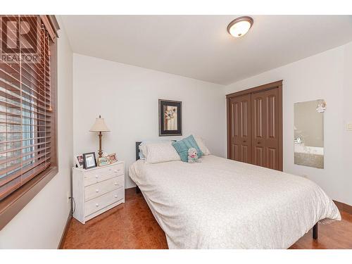 1571 20 Avenue Ne, Salmon Arm, BC - Indoor Photo Showing Bedroom