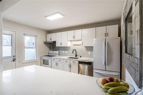 2134 Harris Crescent, Burlington, ON - Indoor Photo Showing Kitchen