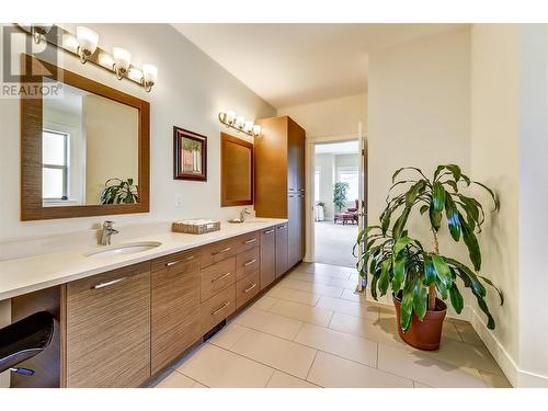1788 Shayler Place, Kelowna, BC - Indoor Photo Showing Bathroom