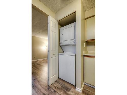 266 Overlea Drive|Unit #302, Kitchener, ON - Indoor Photo Showing Laundry Room