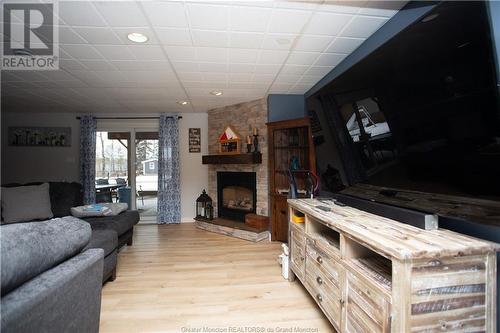 617 Salisbury Rd, Moncton, NB - Indoor Photo Showing Living Room With Fireplace