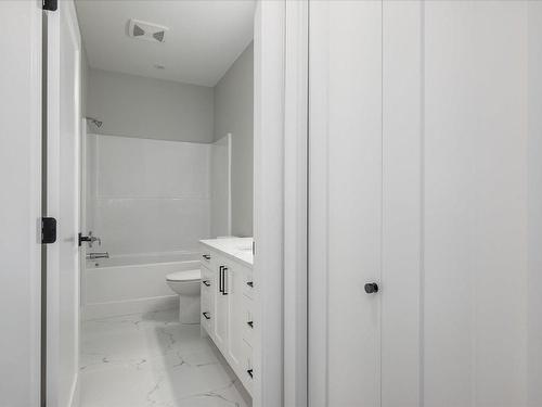 429 Colonia Dr South, Ladysmith, BC - Indoor Photo Showing Bathroom
