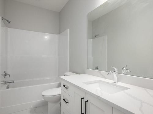 429 Colonia Dr South, Ladysmith, BC - Indoor Photo Showing Bathroom