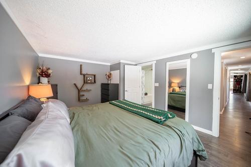 2543 Wilson Road, Cranbrook, BC - Indoor Photo Showing Bedroom