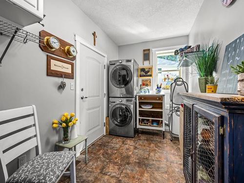 2347 Tutor Dr, Comox, BC - Indoor Photo Showing Laundry Room
