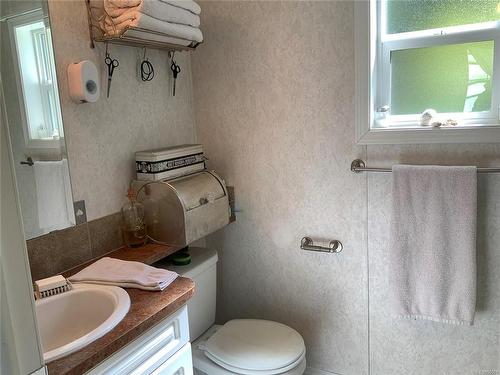 1480 North Rd, Gabriola Island, BC - Indoor Photo Showing Bathroom